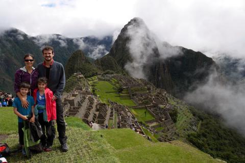 Famille a Machu Picchu 