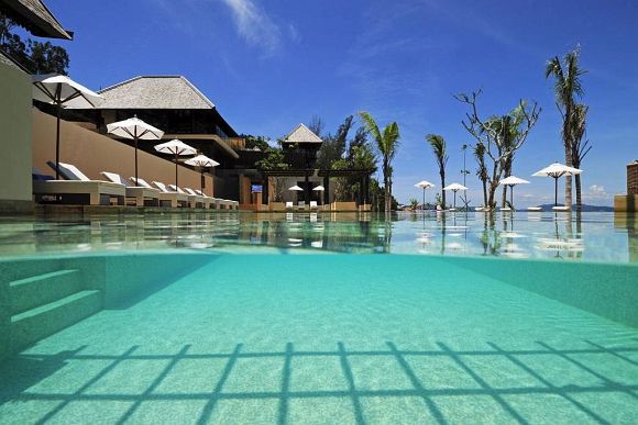 Gaya Island Resort pool