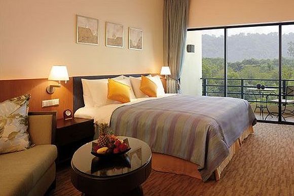 A room at Shangri-La's Tanjung Aru Resort & Spa 