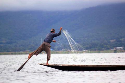 Anna_Myanmar_fisherman