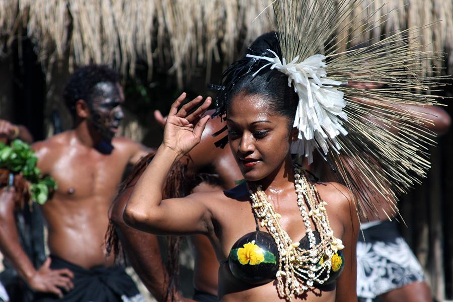 Traditional dancers, Fiji | Fiji Travel Guide