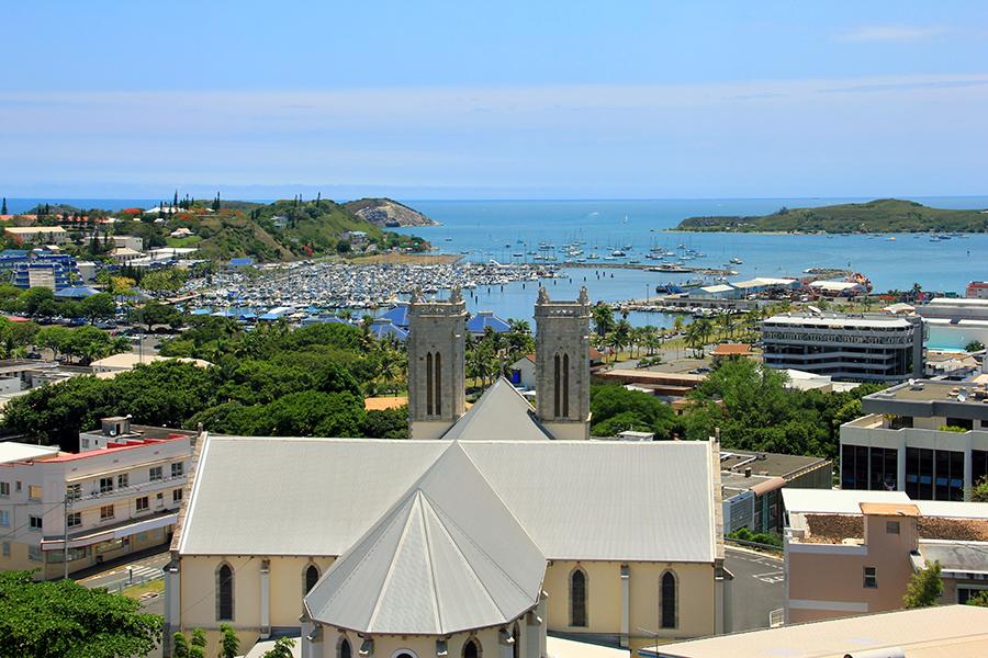 Start your adventure in the capital city Nouméa 